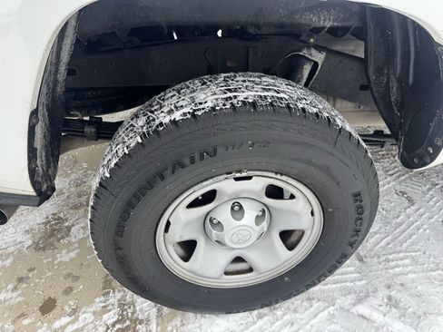 Used 2016 Toyota Tacoma SR image 8