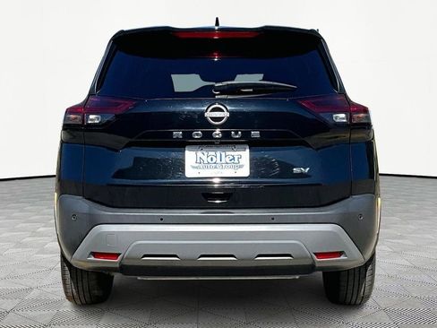 Used 2023 Nissan Rogue SV image 4