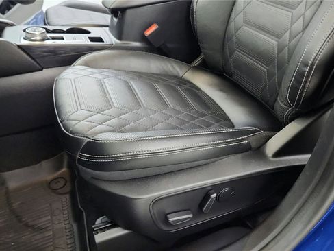 Used 2023 Ford Escape Platinum w/ Premium Technology Package image 22