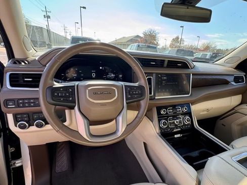 Used 2022 GMC Yukon Denali image 10