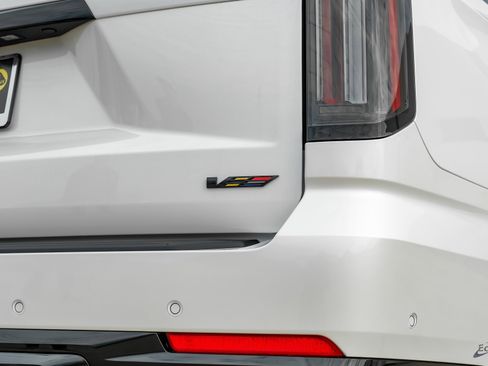 Used 2025 Cadillac Escalade V w/ LPO, Floor Liner Package image 29