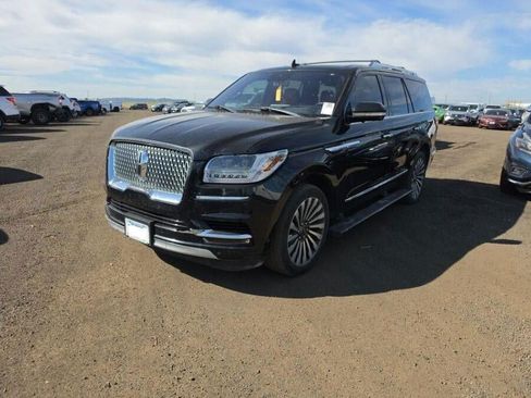 Used 2018 Lincoln Navigator Reserve w/ Technology Package AWD/4WD image 2