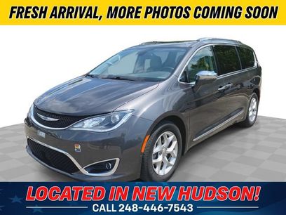 Used 2019 Chrysler Pacifica Limited w/ Advanced Safetytec Group