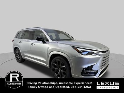 Used 2025 Lexus TX 500h AWD w/ Technology Package image 3