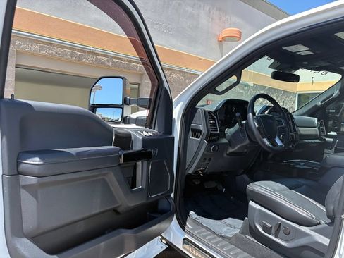 Used 2022 Ford F250 Lariat w/ Black Appearance Package AWD/4WD image 11