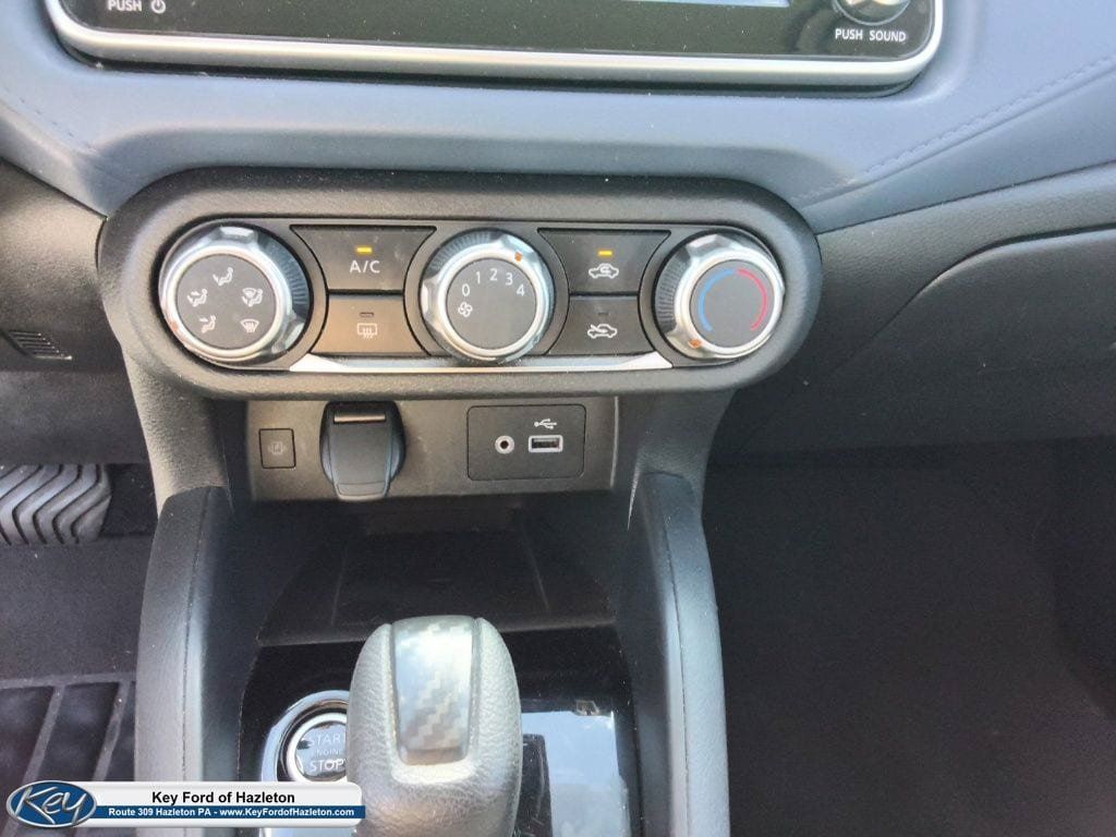 Used 2025 Nissan Versa SV FWD image 30
