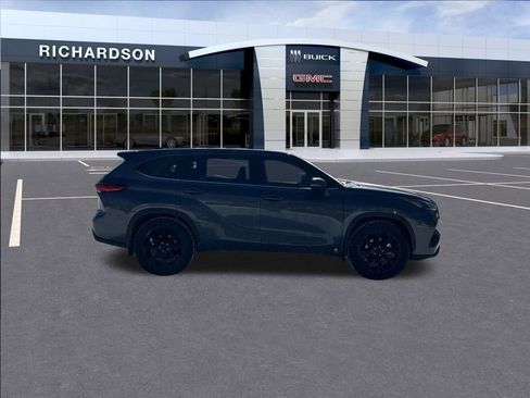 Used 2022 Toyota Highlander L image 6