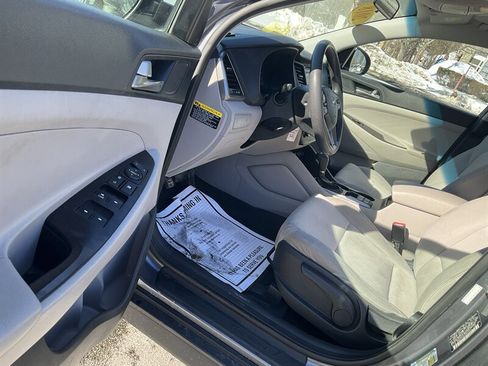 Used 2018 Hyundai Tucson SE image 19