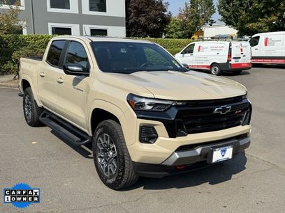 Used 2024 Chevrolet Colorado Z71 w/ Z71 Convenience Package 2