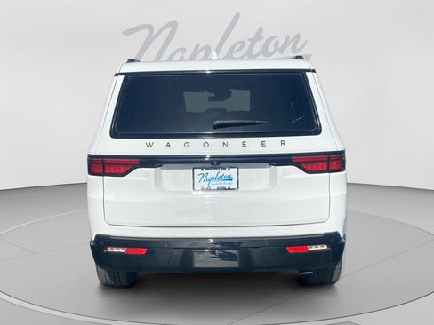 Used 2023 Jeep Wagoneer 2WD image 4
