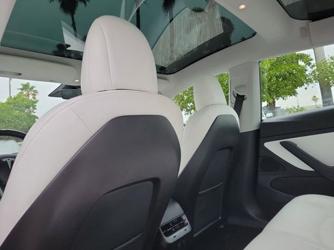 Used 2020 Tesla Model 3 image 13