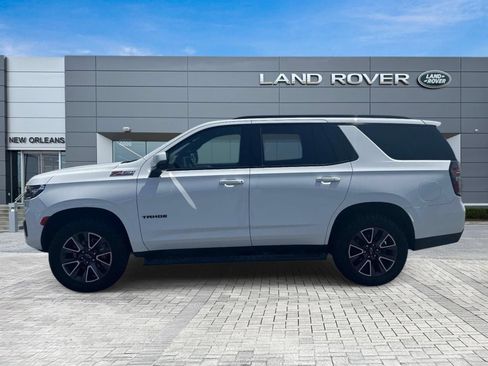 Used 2022 Chevrolet Tahoe Z71 w/ Luxury Package AWD/4WD image 2