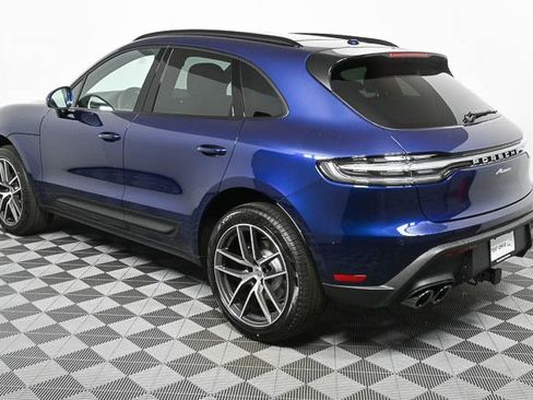 Certified 2025 Porsche Macan image 3
