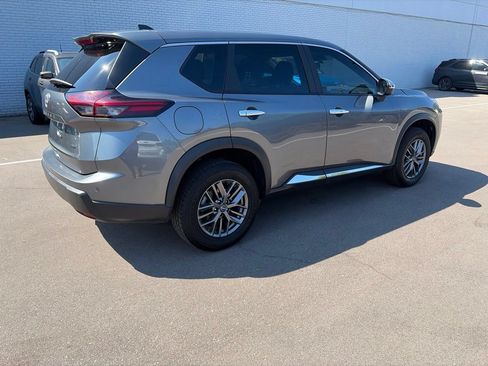 Used 2024 Nissan Rogue S AWD/4WD image 5