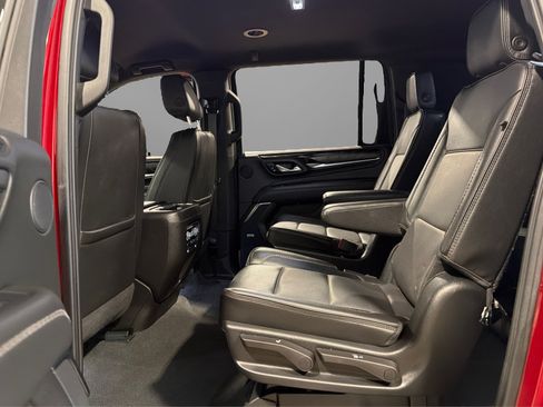 Used 2023 GMC Yukon XL Denali AWD/4WD image 38