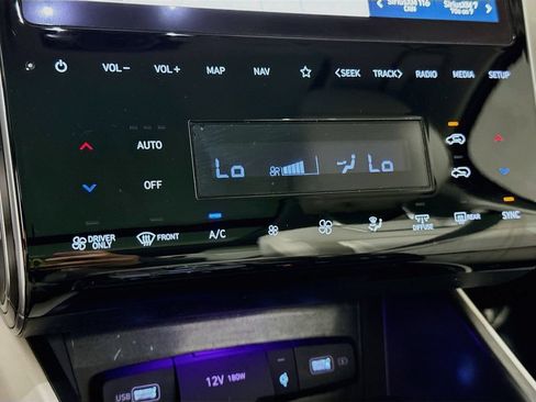 Certified 2024 Hyundai Tucson Limited AWD/4WD image 10