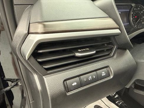 Used 2024 Nissan Altima 2.5 SV FWD image 21