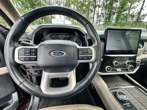 Used 2024 Ford Expedition Max Limited RWD image 11