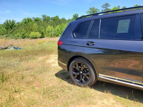 Used 2021 BMW X7 xDrive40i w/ Premium Package AWD/4WD image 16