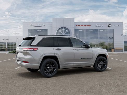 New 2026 Jeep Grand Cherokee Limited AWD/4WD image 4