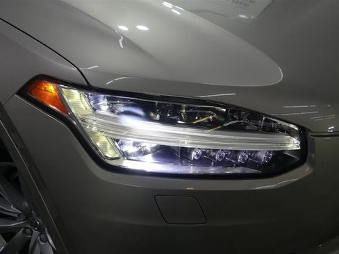 Used 2017 Volvo XC90 T6 Momentum w/ Vision Package AWD/4WD image 15