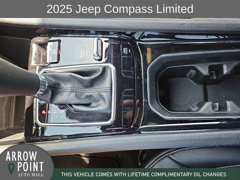 Used 2025 Jeep Compass Limited AWD/4WD image 28