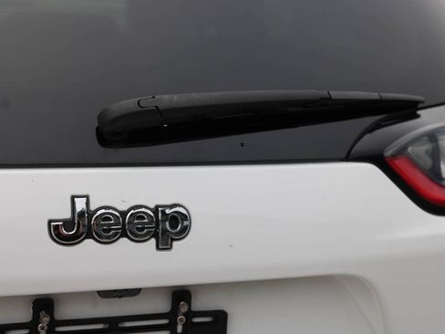 Used 2019 Jeep Cherokee Limited AWD/4WD image 35