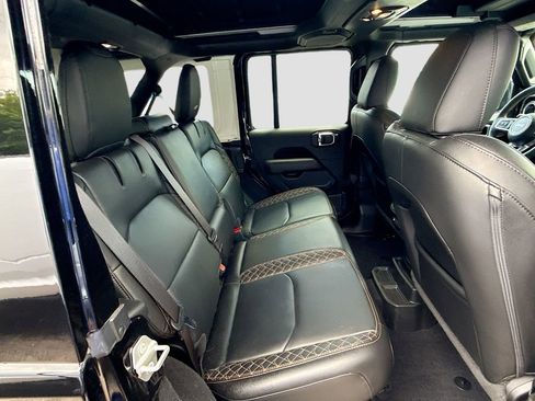 Used 2023 Jeep Wrangler Unlimited Sahara AWD/4WD image 31