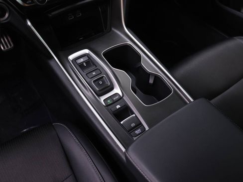 Used 2022 Honda Accord Sport image 11