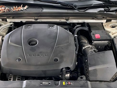 Used 2019 Volvo S60 T5 Momentum w/ Multimedia Package image 12