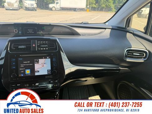 Used 2016 Toyota Prius Four FWD image 13