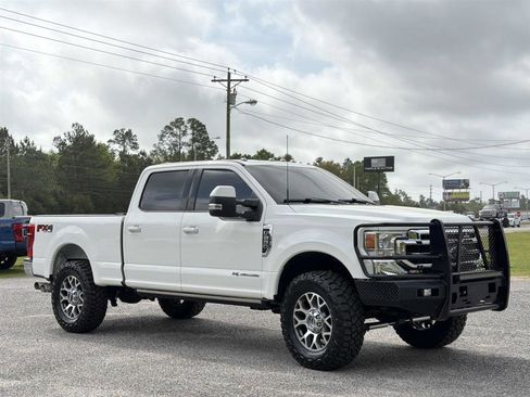 Used 2022 Ford F250 Lariat w/ Lariat Value Package image 8
