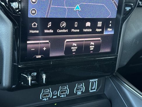 New 2026 RAM 1500 Laramie AWD/4WD image 19