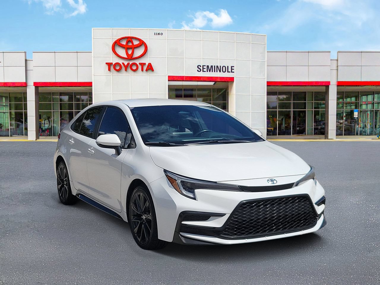 Used 2024 Toyota Corolla SE FWD image 2