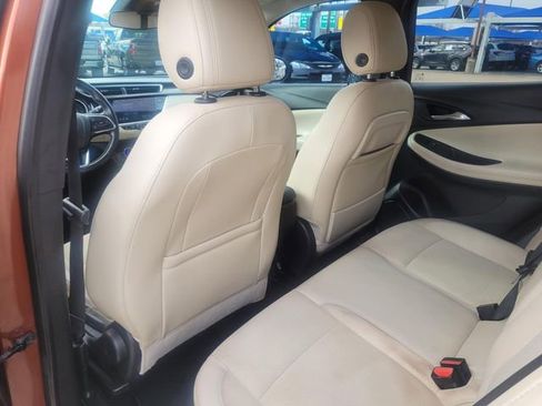 Used 2021 Buick Encore GX Preferred image 3