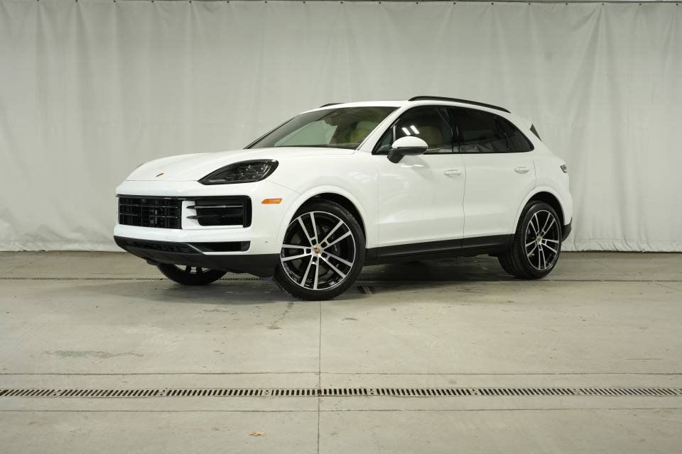 Certified 2026 Porsche Cayenne AWD/4WD image 1