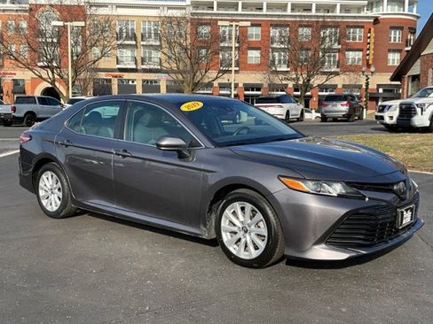 Used 2019 Toyota Camry LE image 29