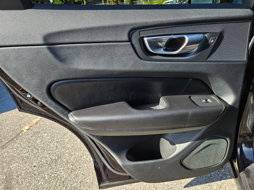 Used 2023 Volvo XC60 B5 Plus w/ Climate Package AWD/4WD image 16