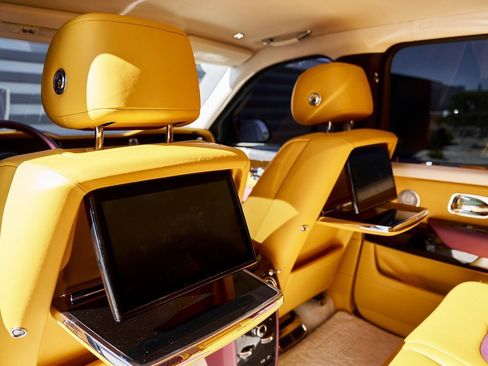 Used 2025 Rolls-Royce Cullinan image 41