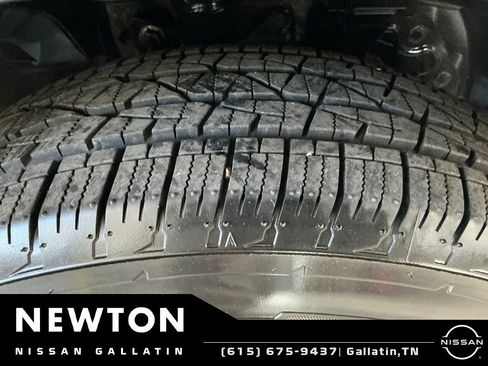 Used 2015 Nissan Rogue S FWD image 37