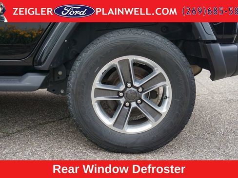 Used 2022 Jeep Wrangler Unlimited Sahara w/ Cold Weather Group AWD/4WD image 6