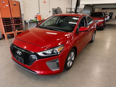 Used 2019 Hyundai Ioniq Blue FWD image 1