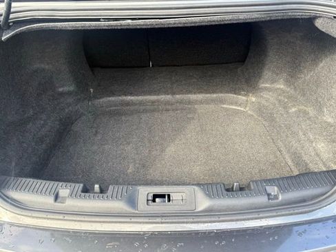 Used 2017 Ford Taurus SEL image 21