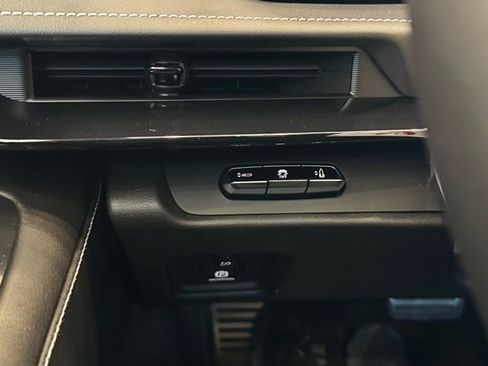 New 2026 Chevrolet Corvette Stingray Preferred Conv w/ Stealth Interior Trim Package RWD image 23