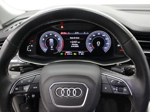 Used 2022 Audi Q8 Premium Plus w/ Premium Plus Package AWD/4WD image 16