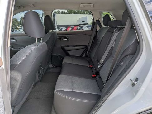 Used 2023 Nissan Rogue SV FWD image 16