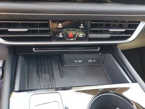 Certified 2025 Volkswagen Atlas SE w/ Panoramic Sunroof Package FWD image 21