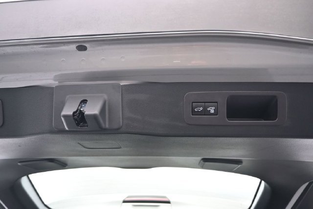 Used 2023 Lexus LX 600 4WD w/ Luxury Package image 36
