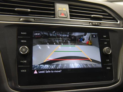 Used 2021 Volkswagen Tiguan SEL image 26
