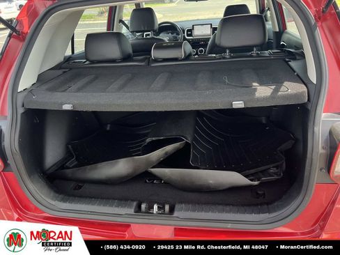 Used 2023 Hyundai Venue Limited FWD image 12